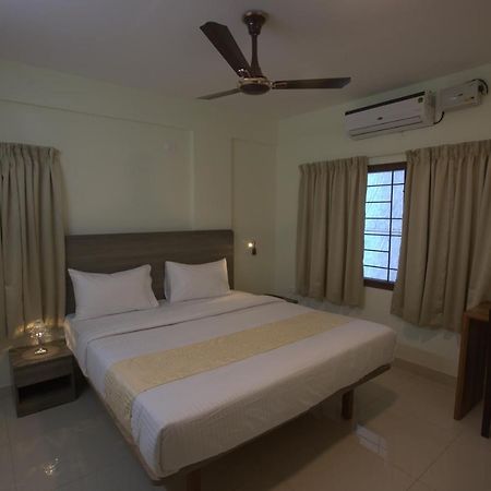 Elysian Grand Hotel Bangalore Extérieur photo