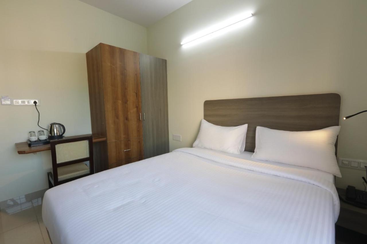 Elysian Grand Hotel Bangalore Extérieur photo